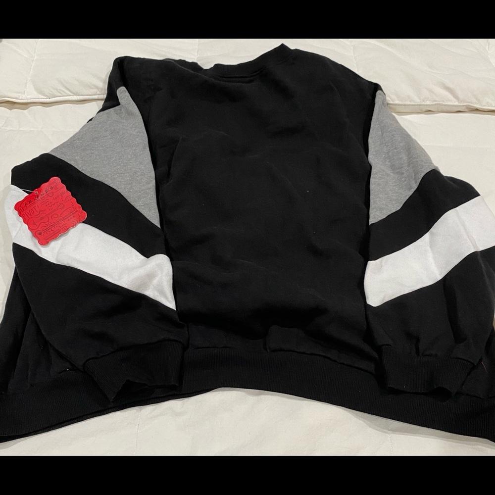 Sweater - Picture 2 of 4